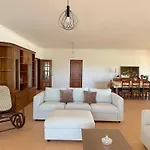Homes Luxurious Stardust With Swimming Pool & Bbq For Family Fun